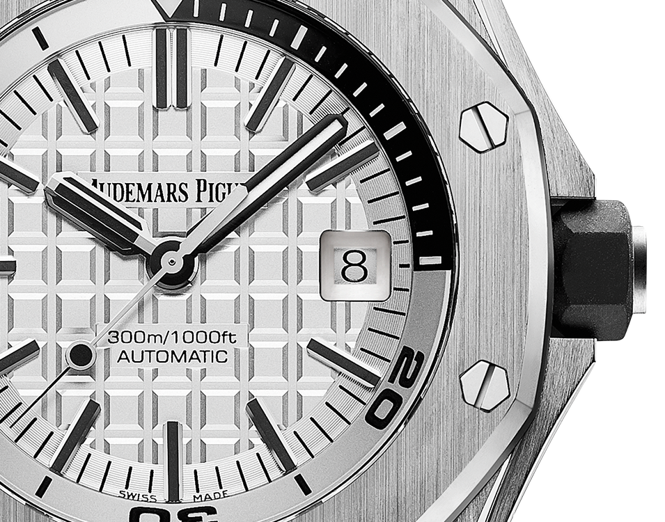 OFFSHORE DIVER Siver-Toned Dial 42mm